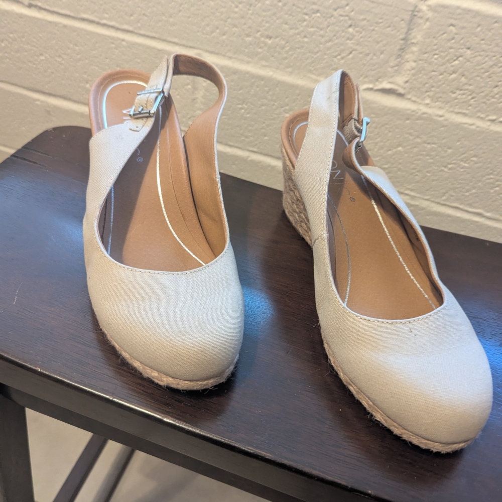 Vionic Cream Slingback Wedge Sandals